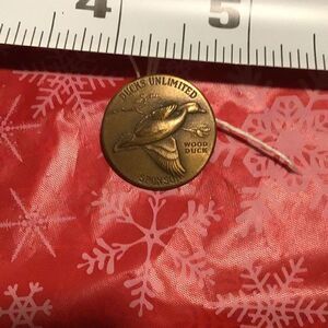 Pin vintage Ducks Unlimited sponsor pin